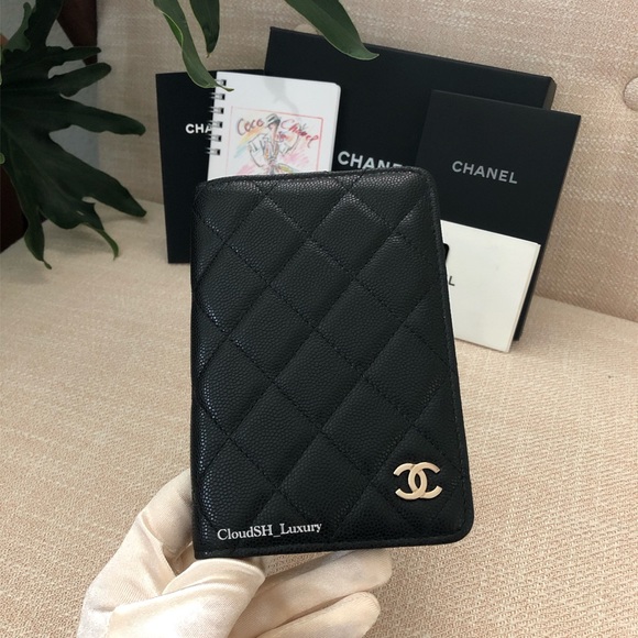 CHANEL Other - ❌SOLD❌ Chanel PM Agenda Black/Caviar LGHW -Like New